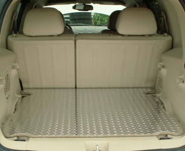 thumbnail image 2 of GM OEM Rear Cargo Mat For 2006-2011 Chevy HHR – Gray Carpet With HHR Logo, 12499660 2 of 5